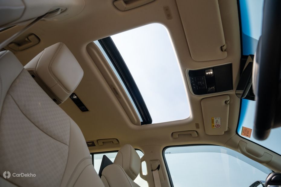 Toyota LC300 Features