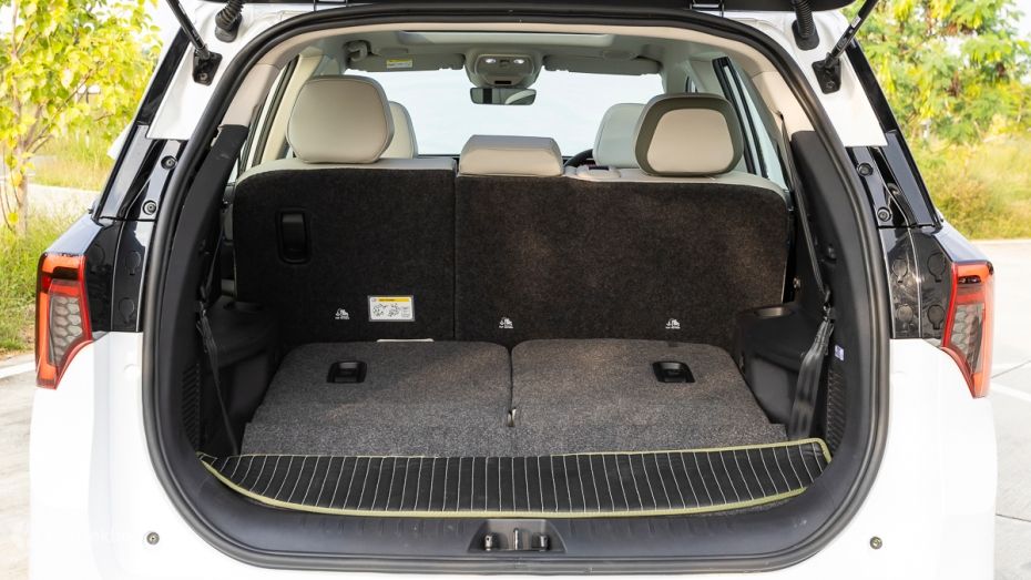 Mahindra XEV 9S Boot 