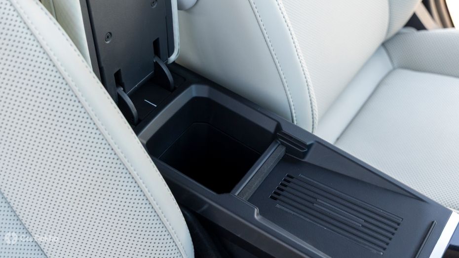 Tata Sierra Front Armrest Storage Tata Sierra Front Armrest Storage