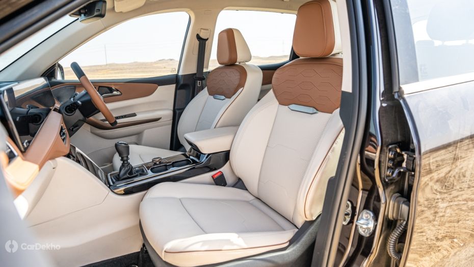 Mahindra XUV 7XO front seats