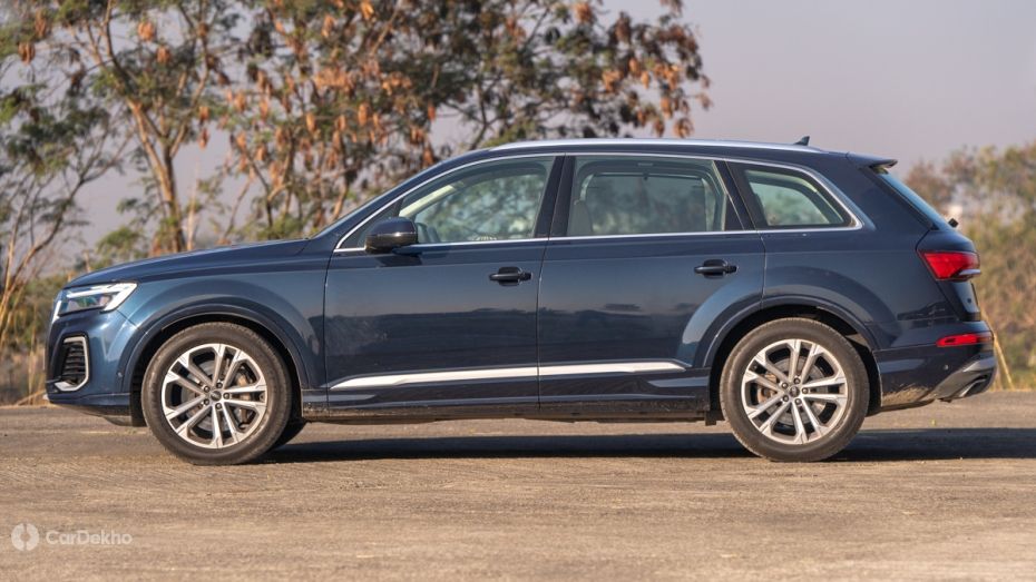 Audi Q7 side