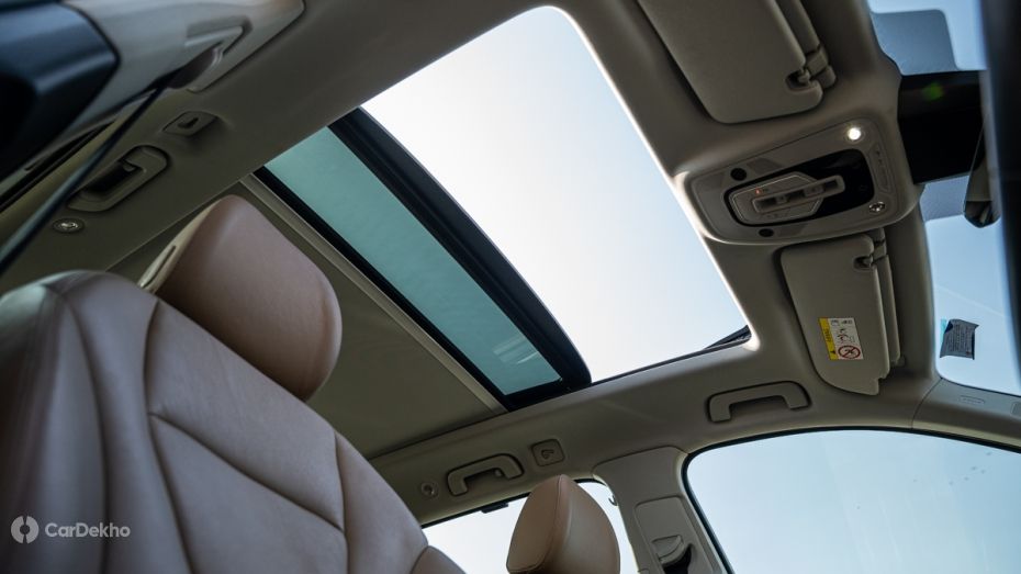 Audi Q7 panoramic sunroof