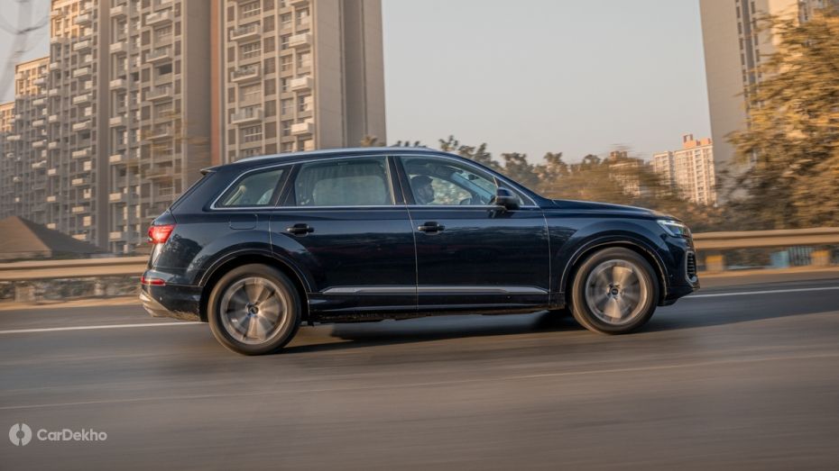 Audi Q7 driving