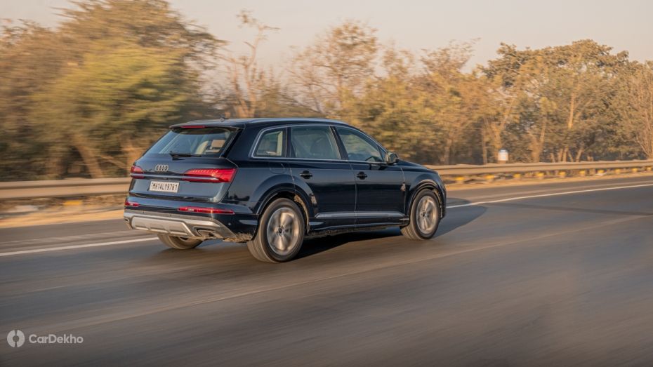 Audi Q7 driving