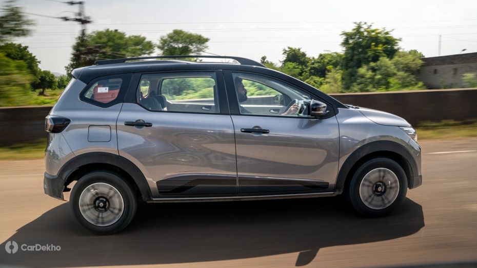 Renault Triber Driving