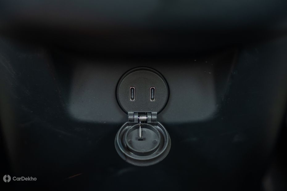 Volvo XC 90 Charging Socket Volvo XC 90 Charging Socket