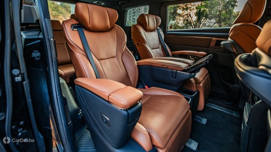 Toyota Vellfire Second Row Toyota Vellfire Second Row