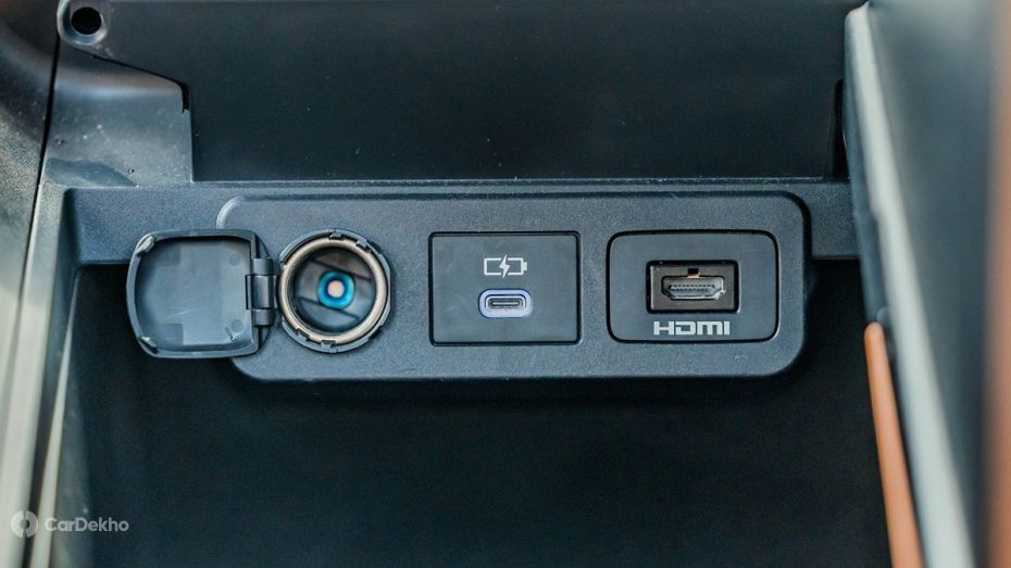 Toyota Vellfire Charging Ports Toyota Vellfire Charging Ports