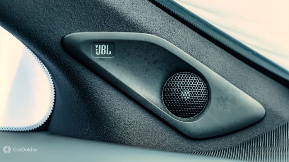 Toyota Vellfire Sound System Toyota Vellfire Sound System