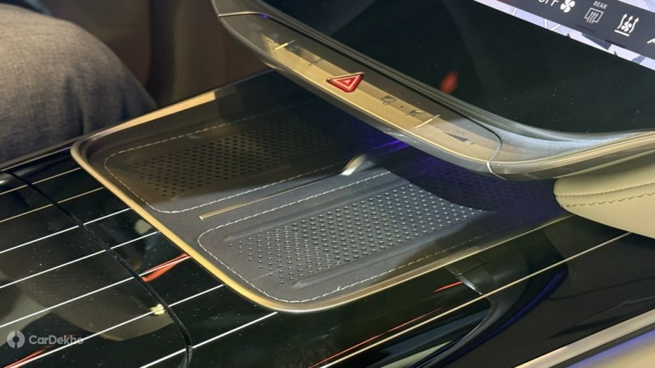 Mercedes-Benz S-Class Wireless Charging Pad Mercedes-Benz S-Class Wireless Charging Pad