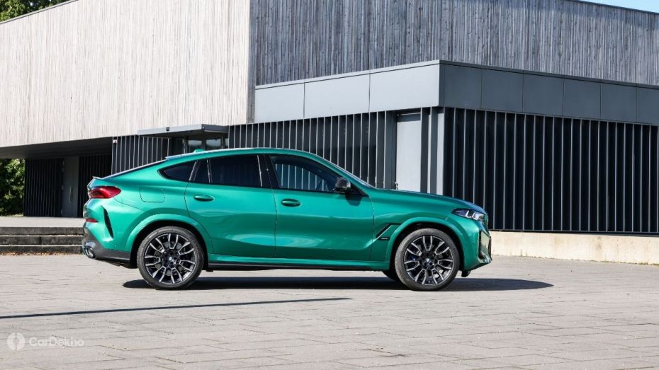 BMW X6 M60i Side View BMW X6 M60i Side View