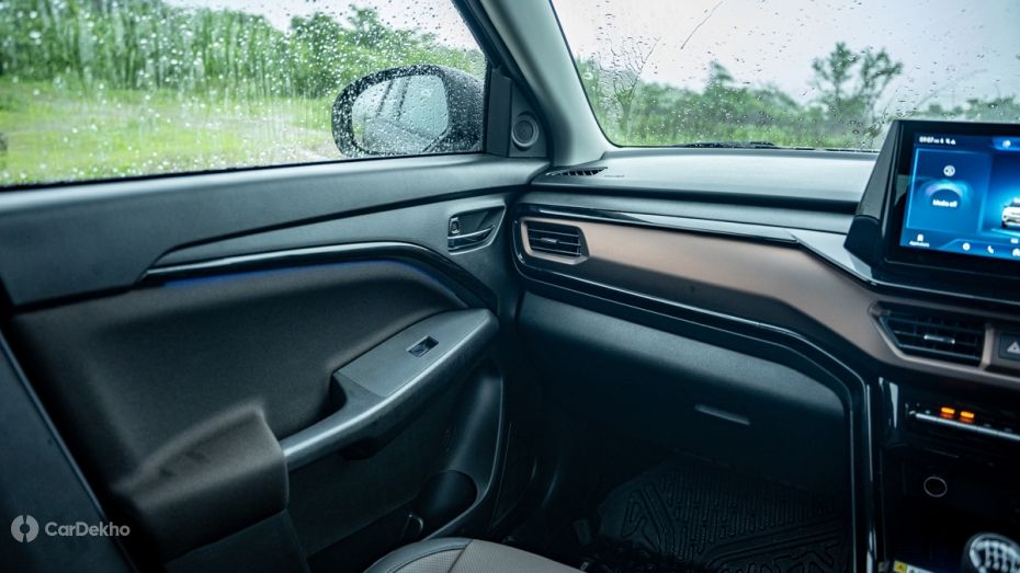 Maruti Brezza Dashboard and Door Sill