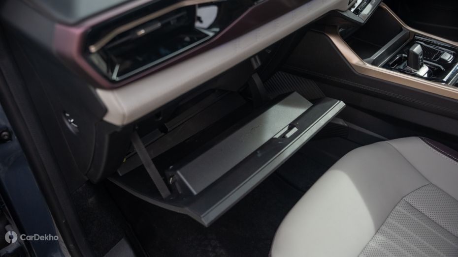 Nissan Tekton Glovebox