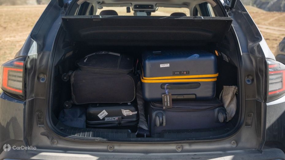 Nissan Tekton Boot Space