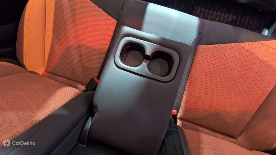 Mahindra BE 6 Sporteq Rear Armrest Mahindra BE 6 Sporteq Rear Armrest