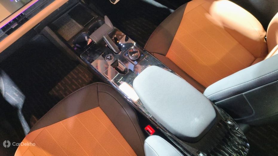 Mahindra BE 6 Sporteq Center Console Mahindra BE 6 Sporteq Center Console