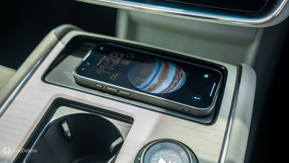 Volvo EX90 Wireless Phone Charger