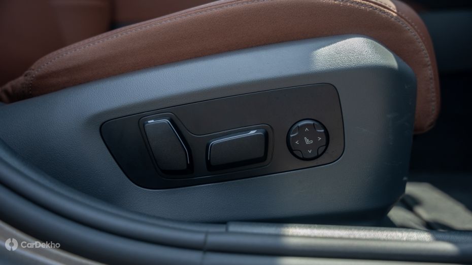 BMW i5 LWB Front Seat Controls