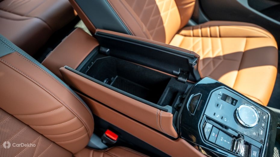 BMW i5 LWB Front Armrest Storage