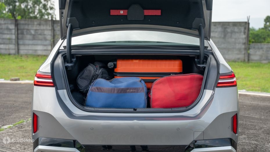 BMW i5 LWB Boot Space