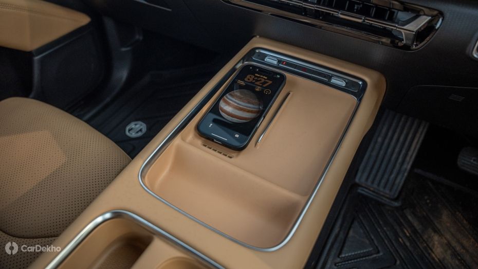 MG Hector Tomahawk EV Wireless Charger