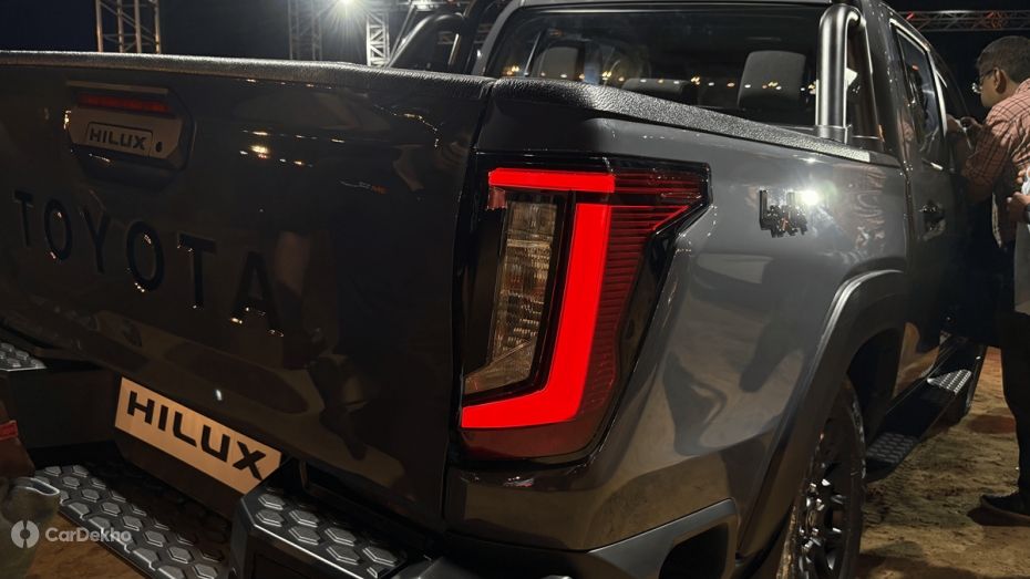 Toyota Hilux Tail Lamp Profile
