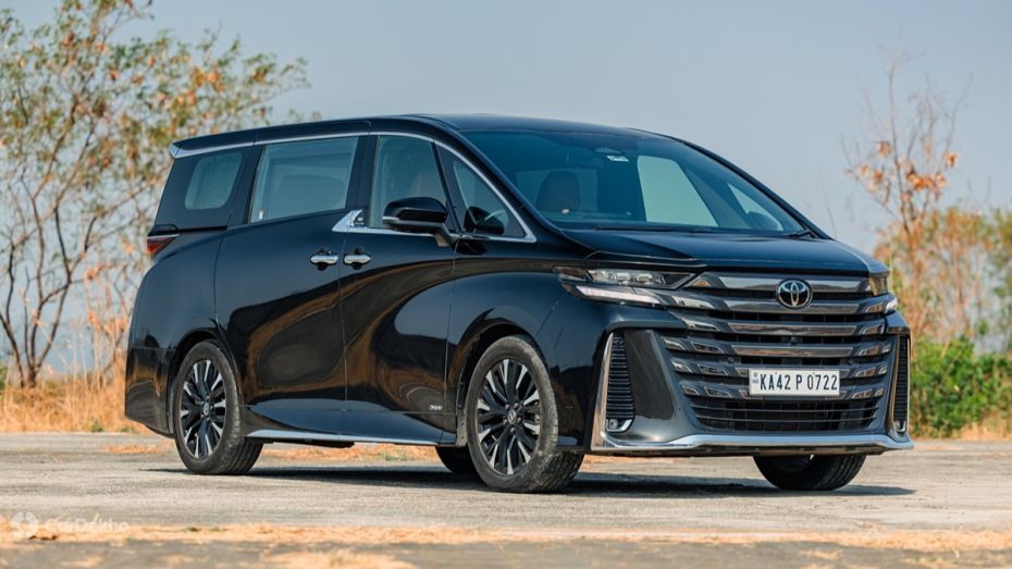 Toyota Vellfire Front Quarter Toyota Vellfire Front Quarter