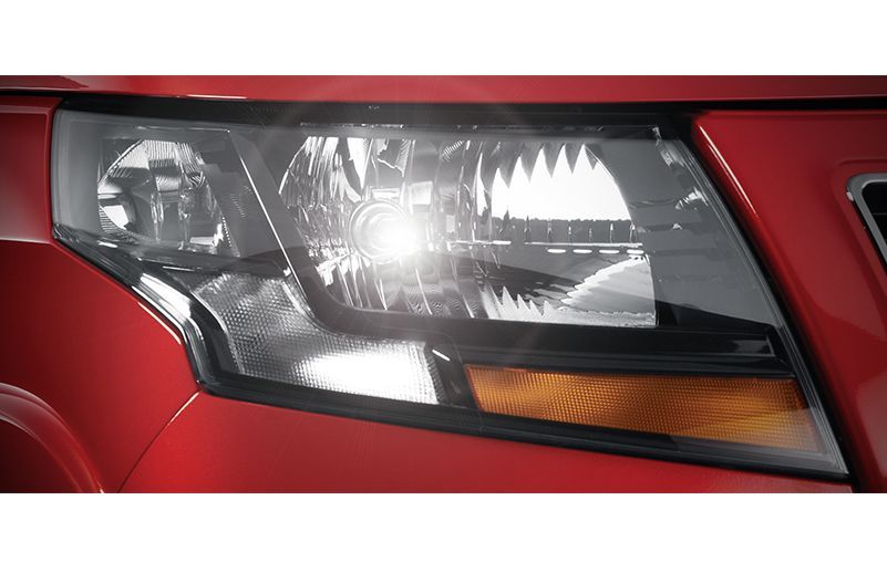 Mahindra TUV300 T10 Mahindra TUV300 T10