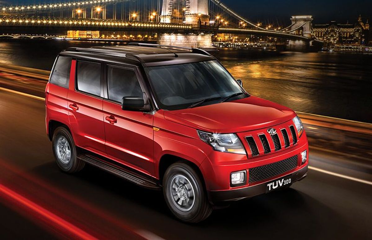 Mahindra TUV300 T10 Mahindra TUV300 T10