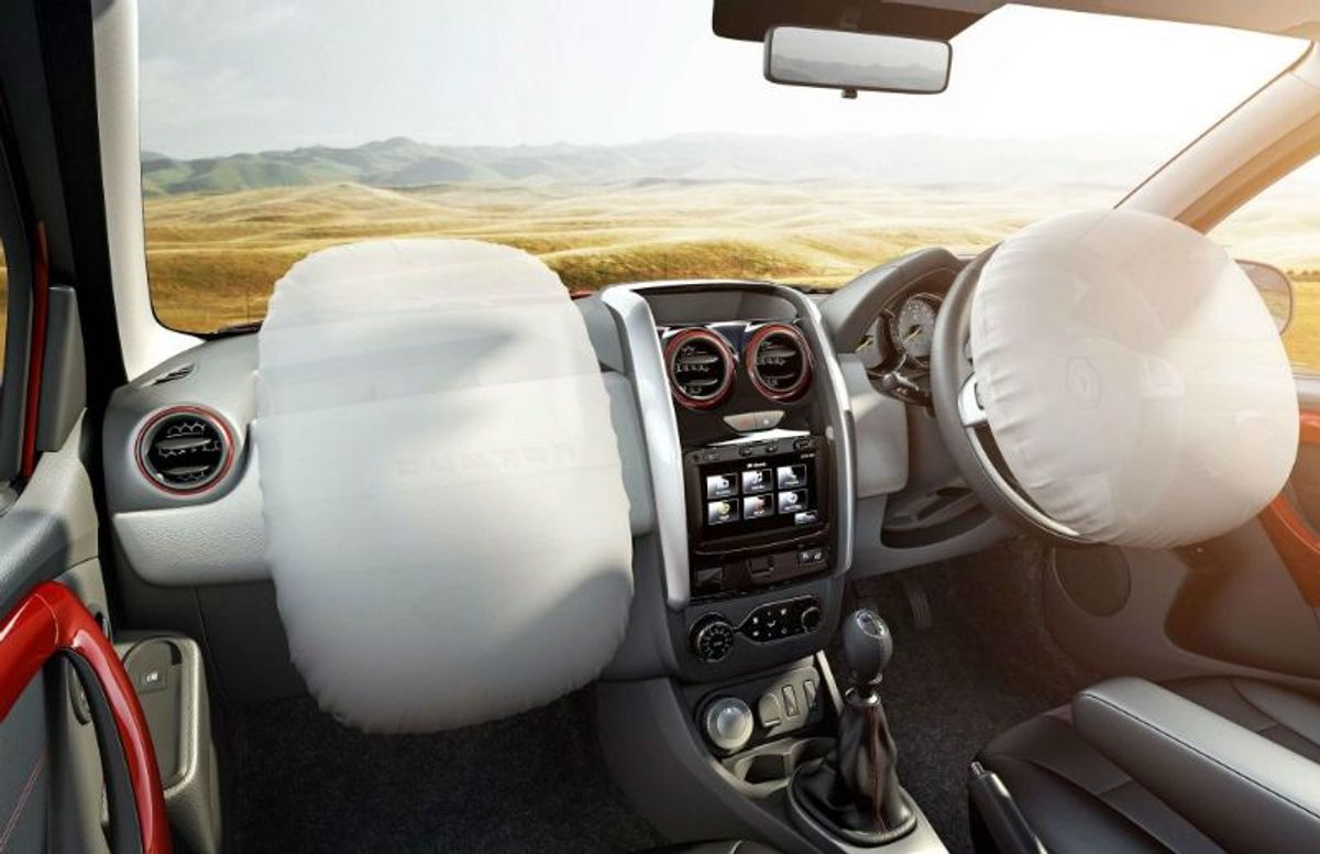 Renault Duster: Dual-front airbags Renault Duster: Dual-front airbags