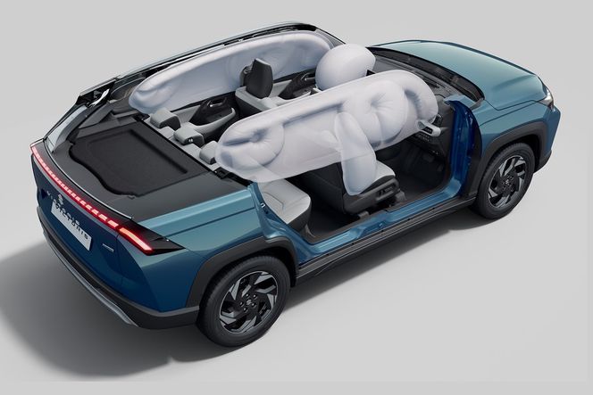 Maruti Suzuki Victoris cutaway showing front, side and curtain airbags deployed Maruti Suzuki Victoris cutaway showing front, side and curtain airbags deployed