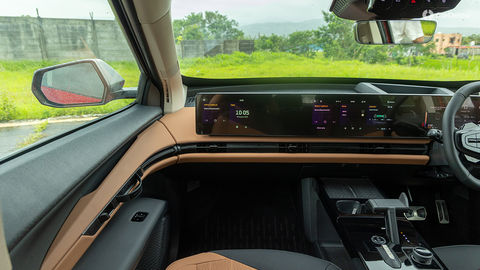 Mahindra BE 6 Features - Triple Screens