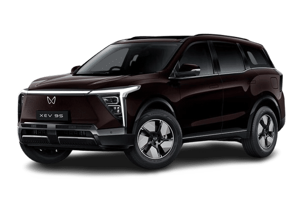 A real three-row electric SUV for families chasing presence, instant pace and a theatre's worth of screens, with a floaty ride and budget-grade cabin plastics as the trade-off.